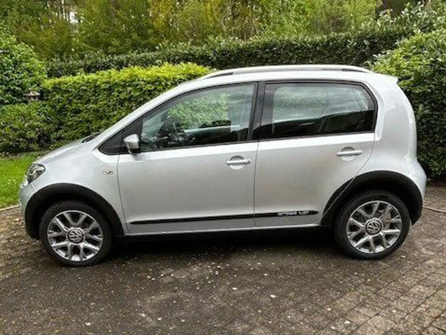 Volkswagen up! up! cross up! Argent - 2