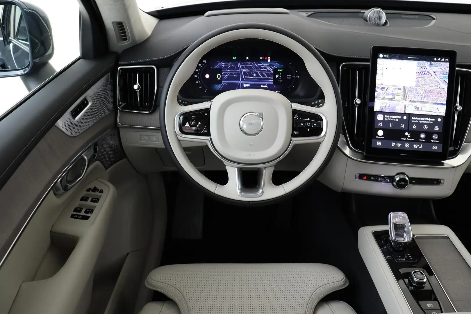 Volvo XC90 II T8 PLUG-IN HYBRID AWD ULTRA BRIGHT *FULL OPTION Blauw - 2