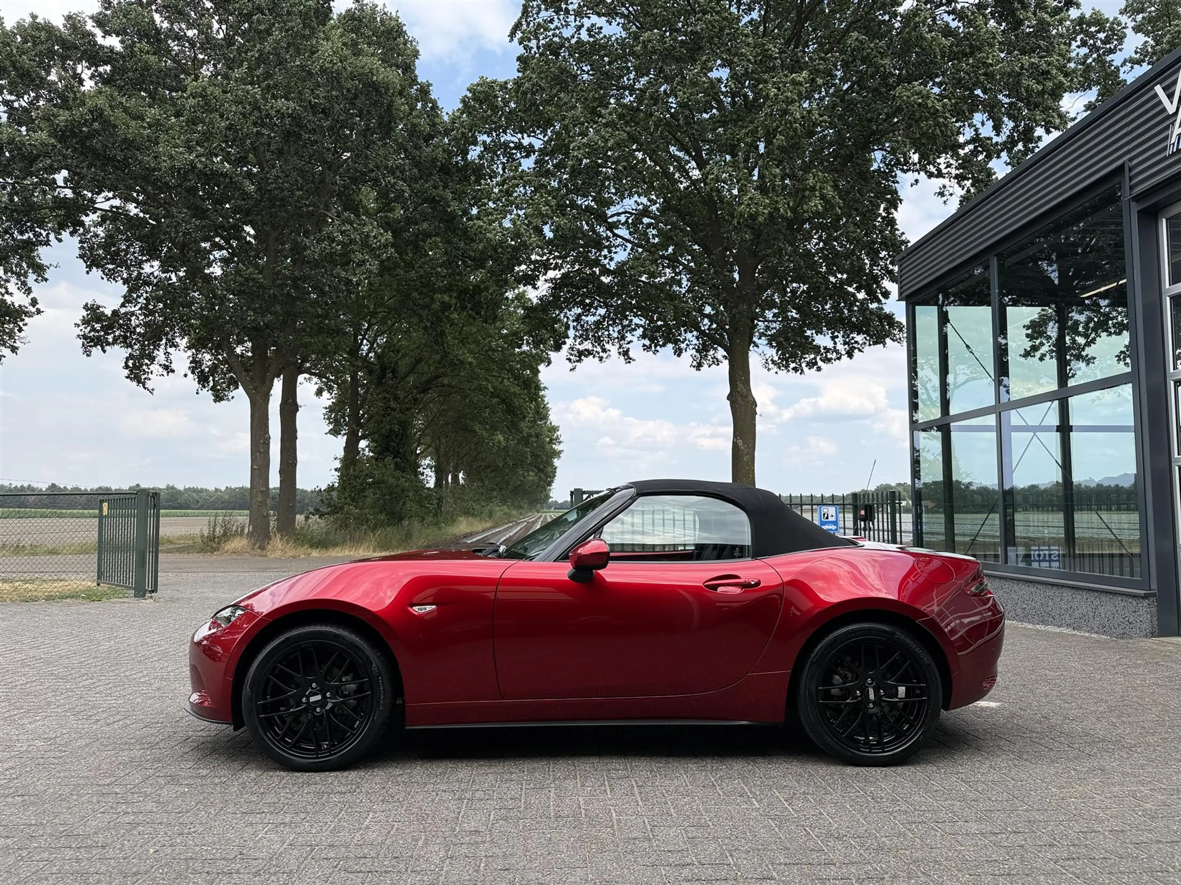 Mazda MX-5 1.5 SkyAc-G 132 Lux. — photo 2