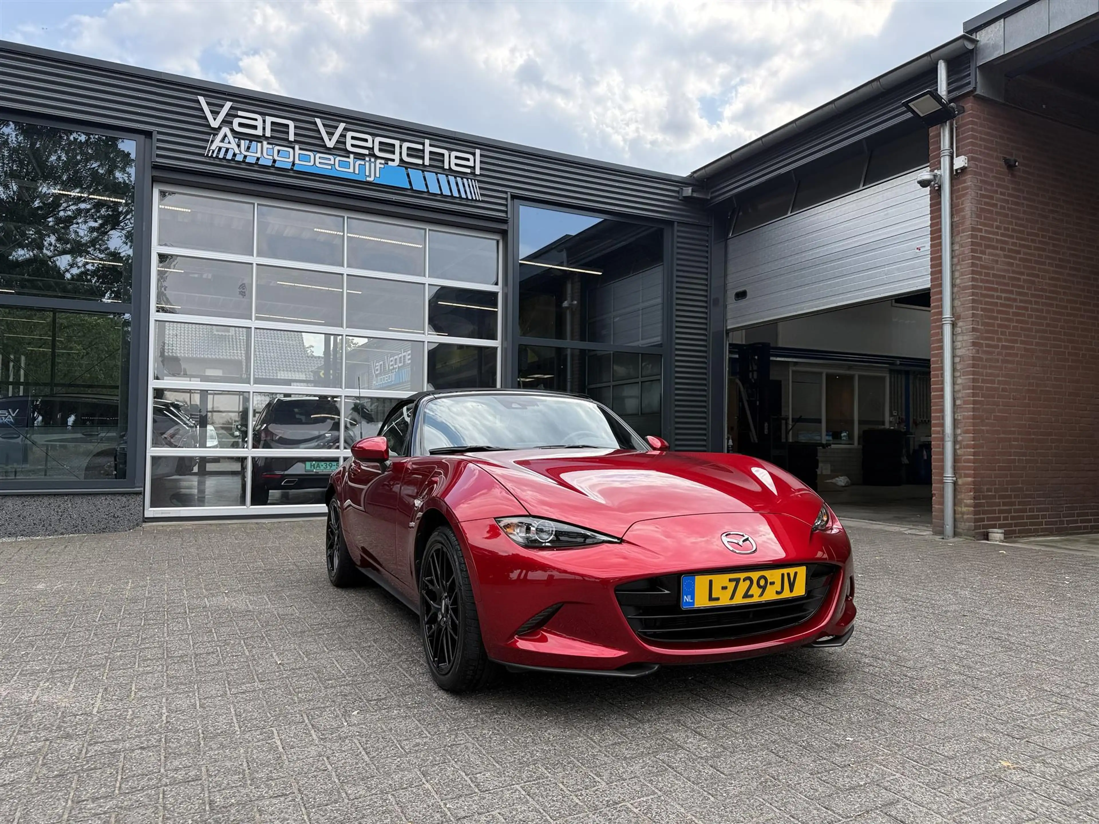 Mazda MX-5 1.5 SkyAc-G 132 Lux. — photo 7