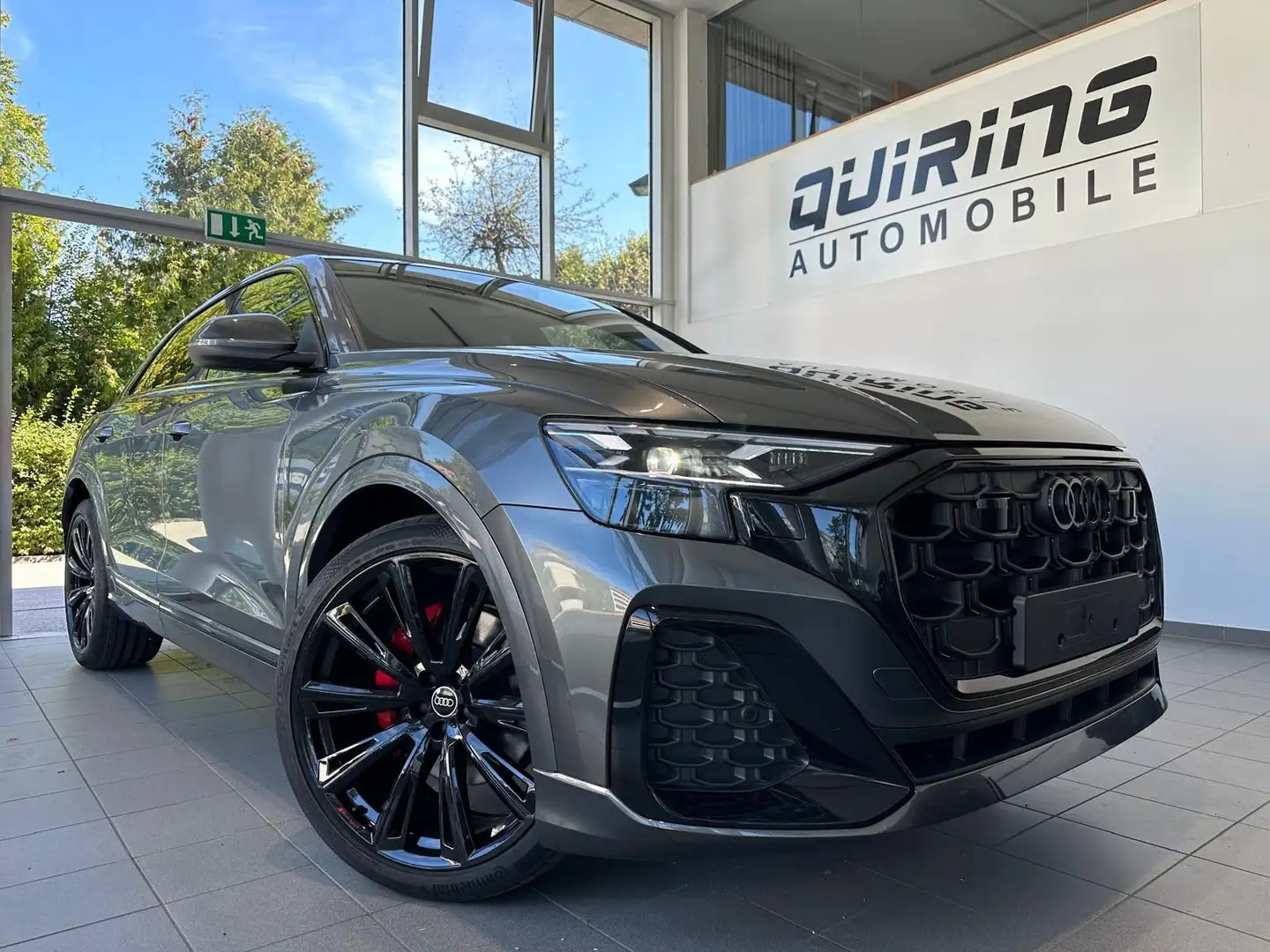 Audi Q8 50 TDI FACELIFT/gr-sw/SLine/Cam/Mtrx/Pan/23 Šedá - 1
