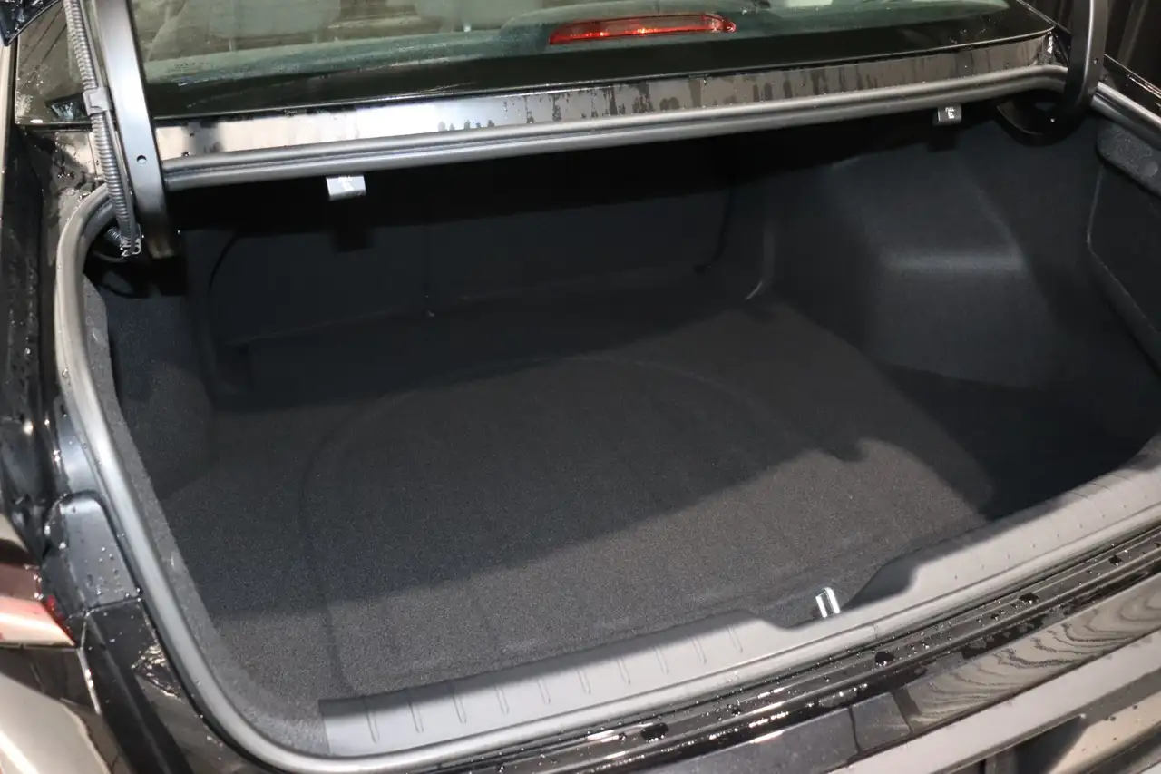 Kia K4 снимка Kia K4