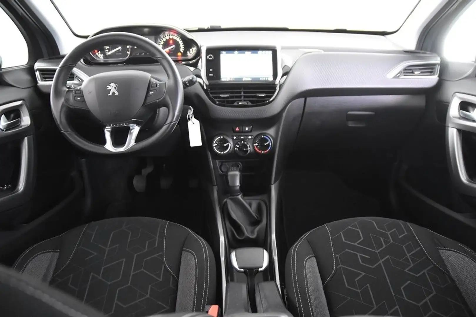 Peugeot 2008 Edition *1.Hand*Navi*Carplay*Tempomat* Grau - 2