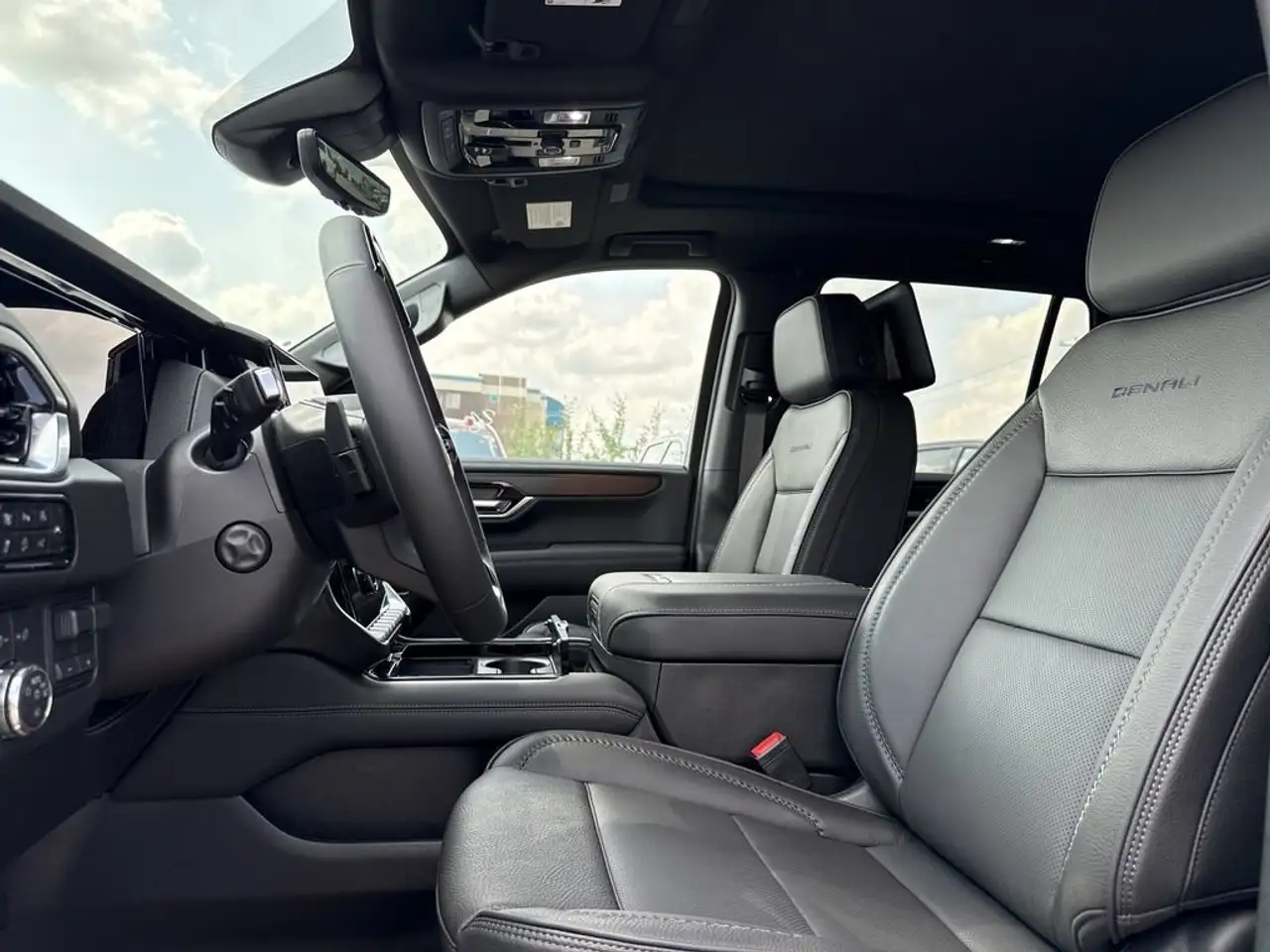 GMC Yukon снимка GMC Yukon