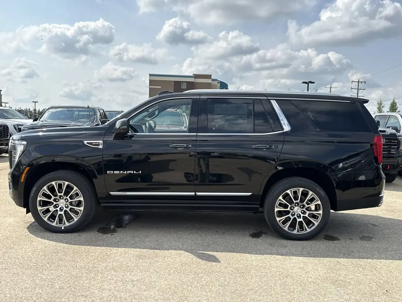 GMC Yukon снимка GMC Yukon