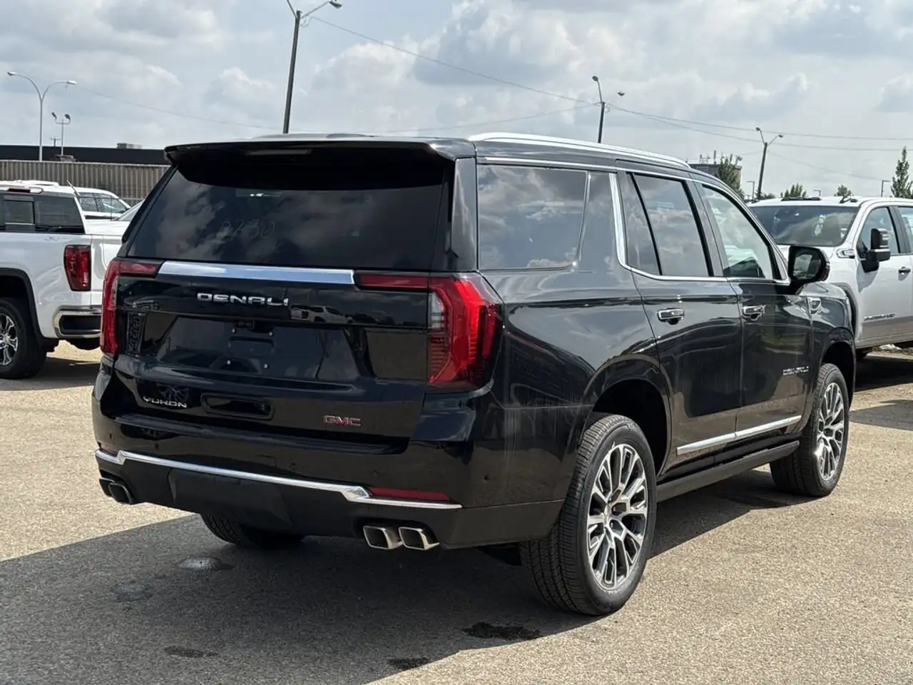 GMC Yukon снимка GMC Yukon