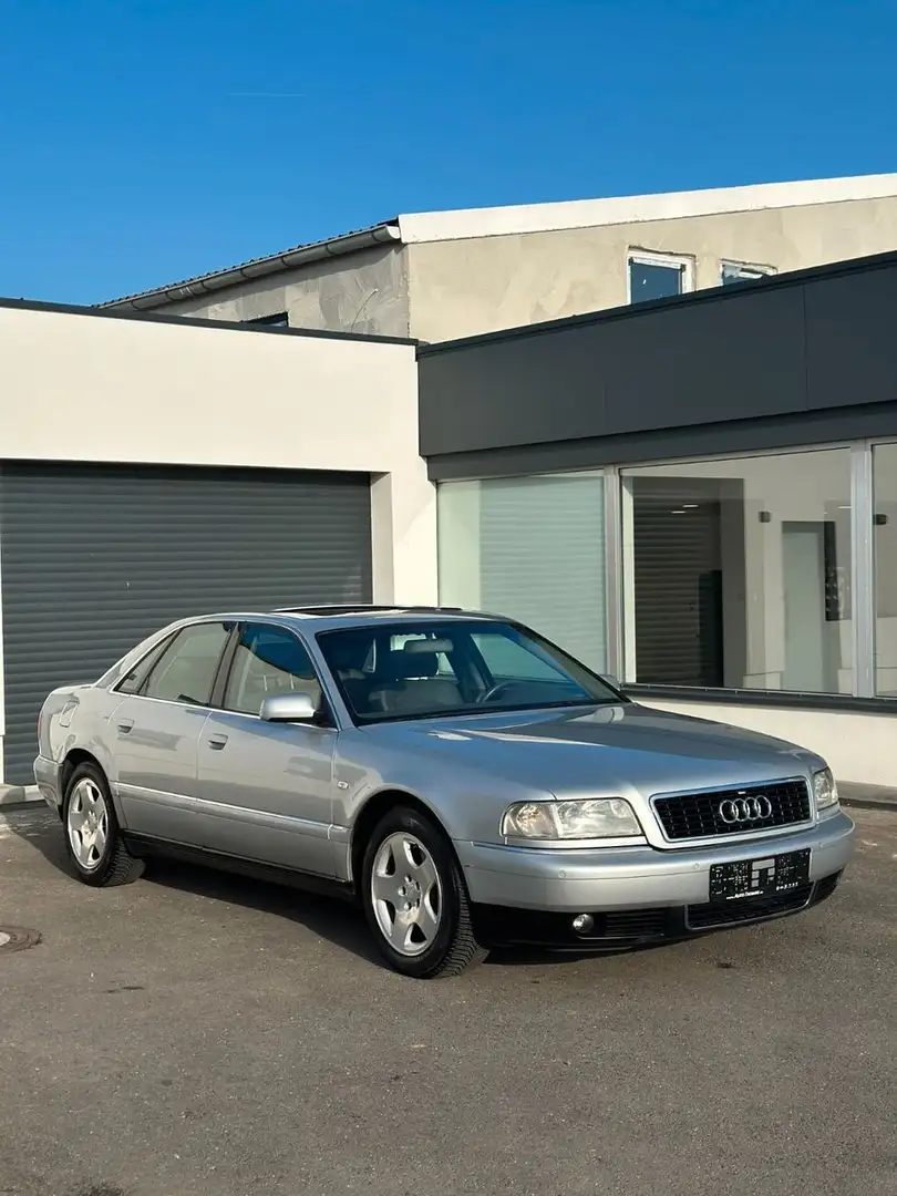 Audi A8 V6 2.8  Quattro HU-NEU/Voll Scheckheft  Audi Silber - 1