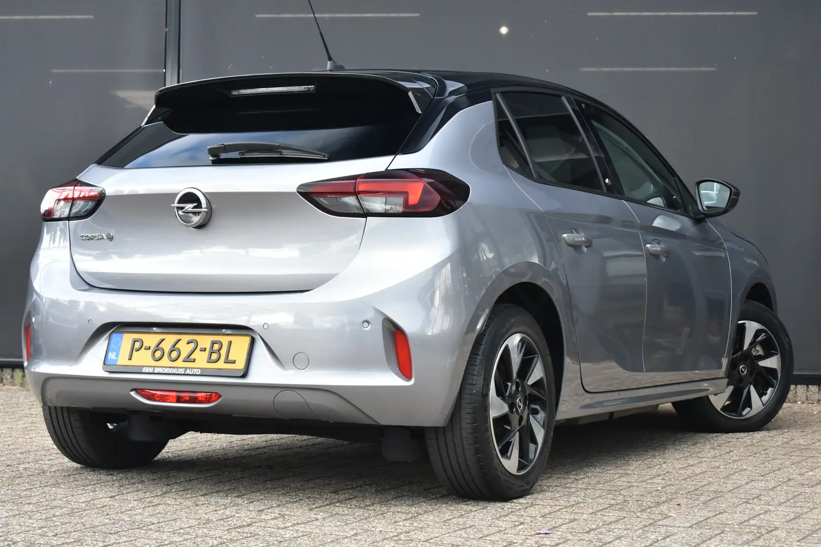 Opel Corsa-e Edition+ 50kWh | 7,4Kw Boordlader | Navigatie | Fu Grijs - 2