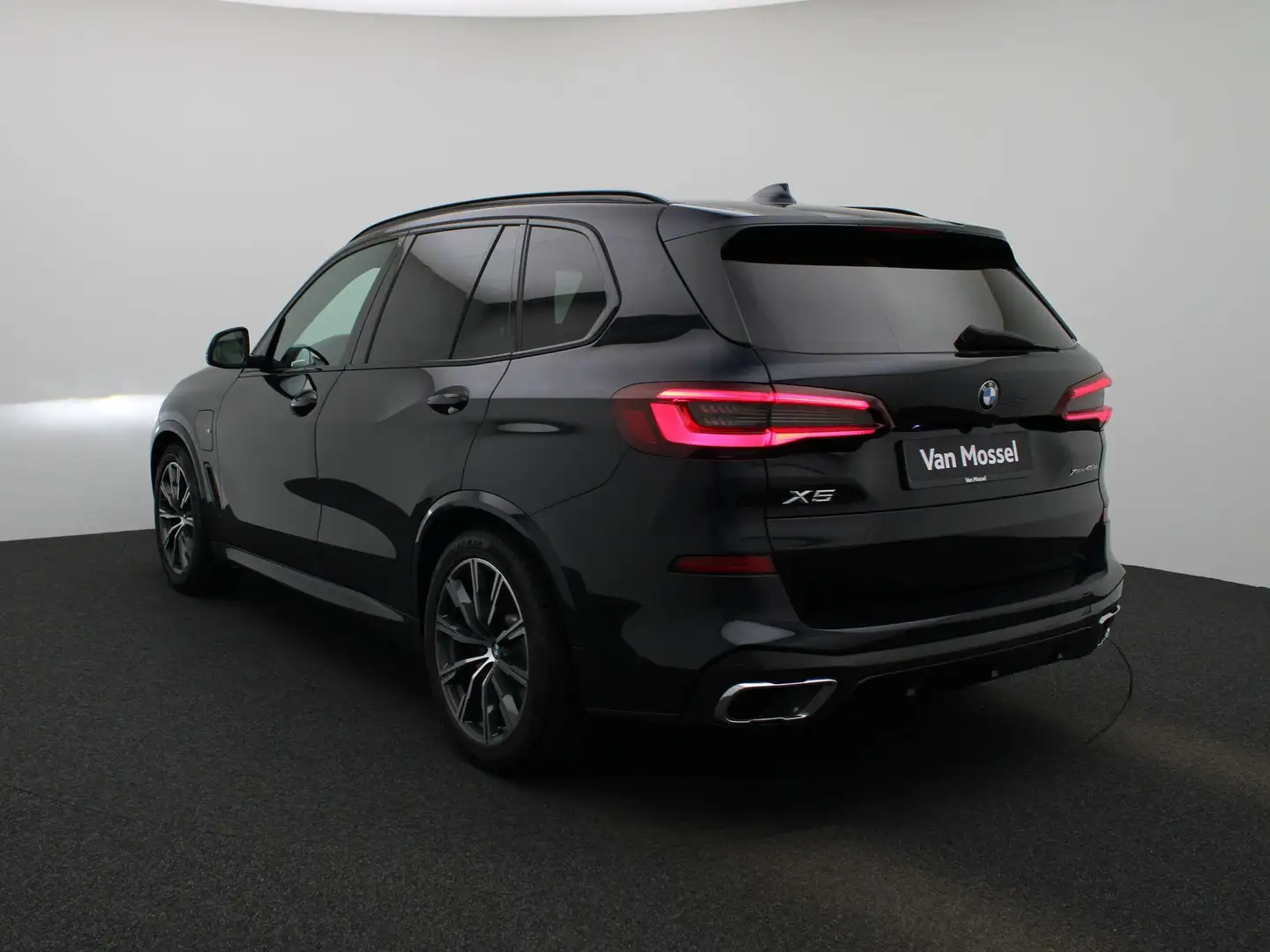 BMW X5 xDrive45e High Executive | VERWACHT | LUCHTVERING Zwart - 2