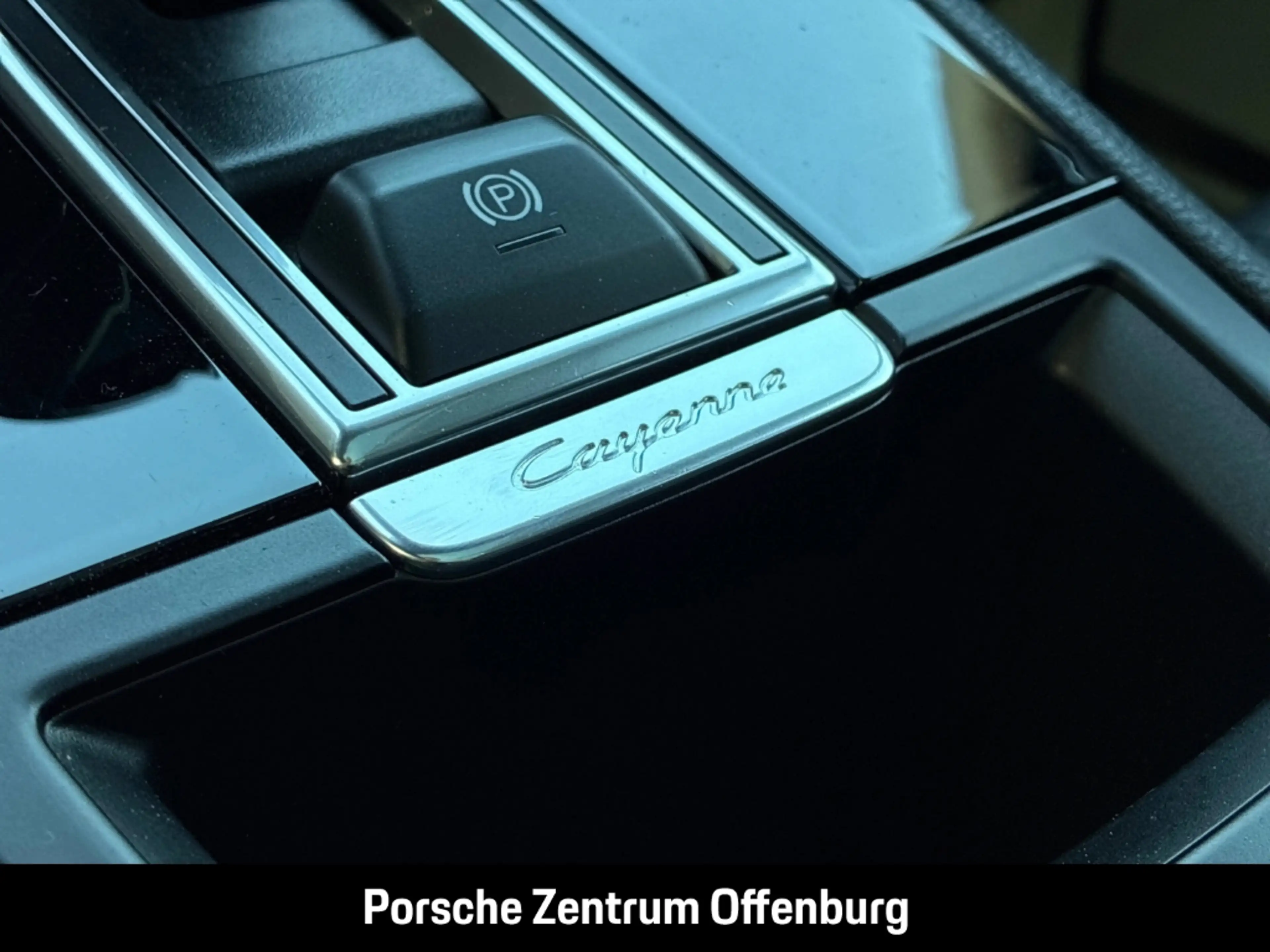Porsche Cayenne Platinum Edition Pano Navi Memory Bose LED — photo 15