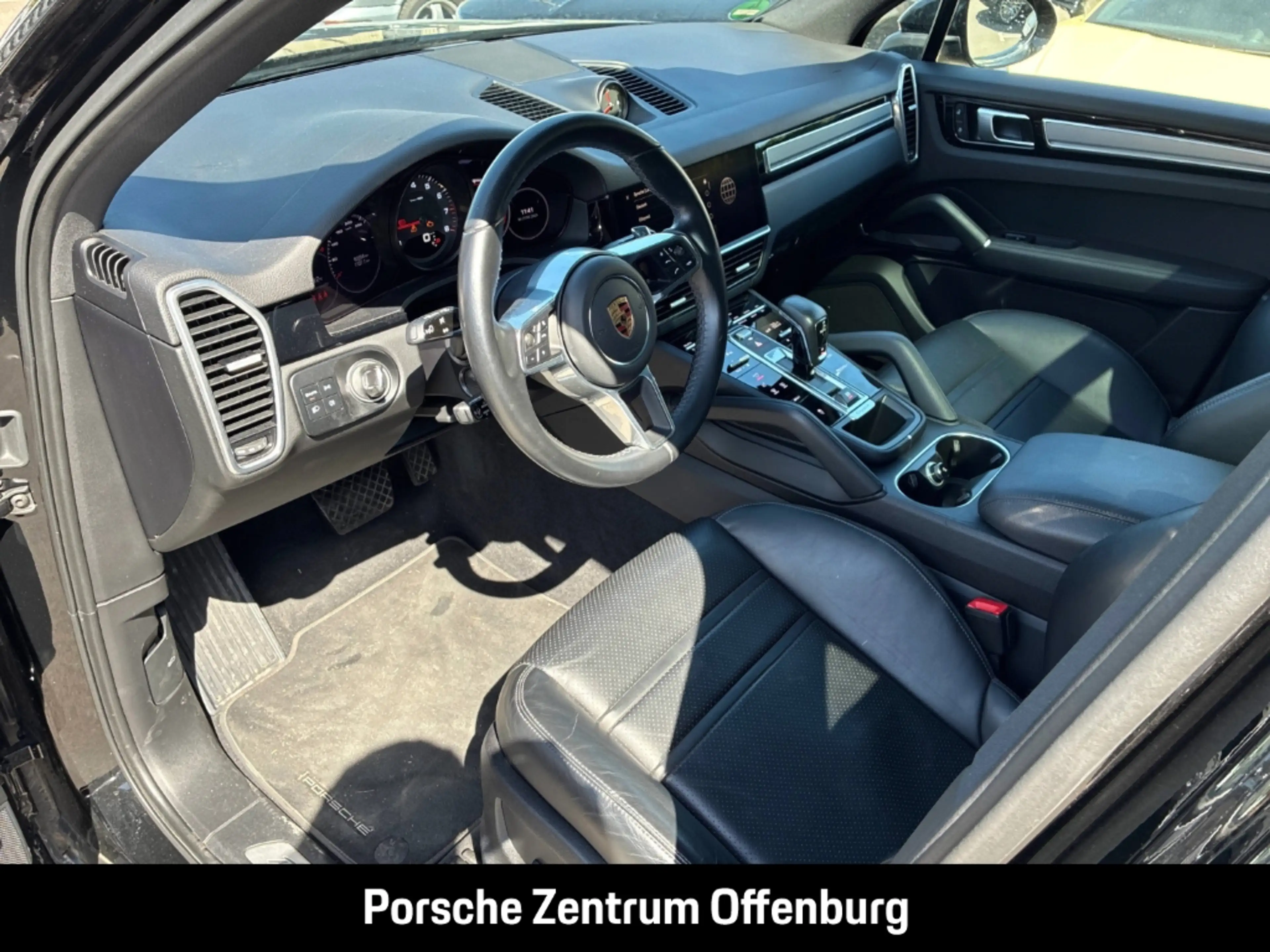 Porsche Cayenne Platinum Edition Pano Navi Memory Bose LED — photo 4