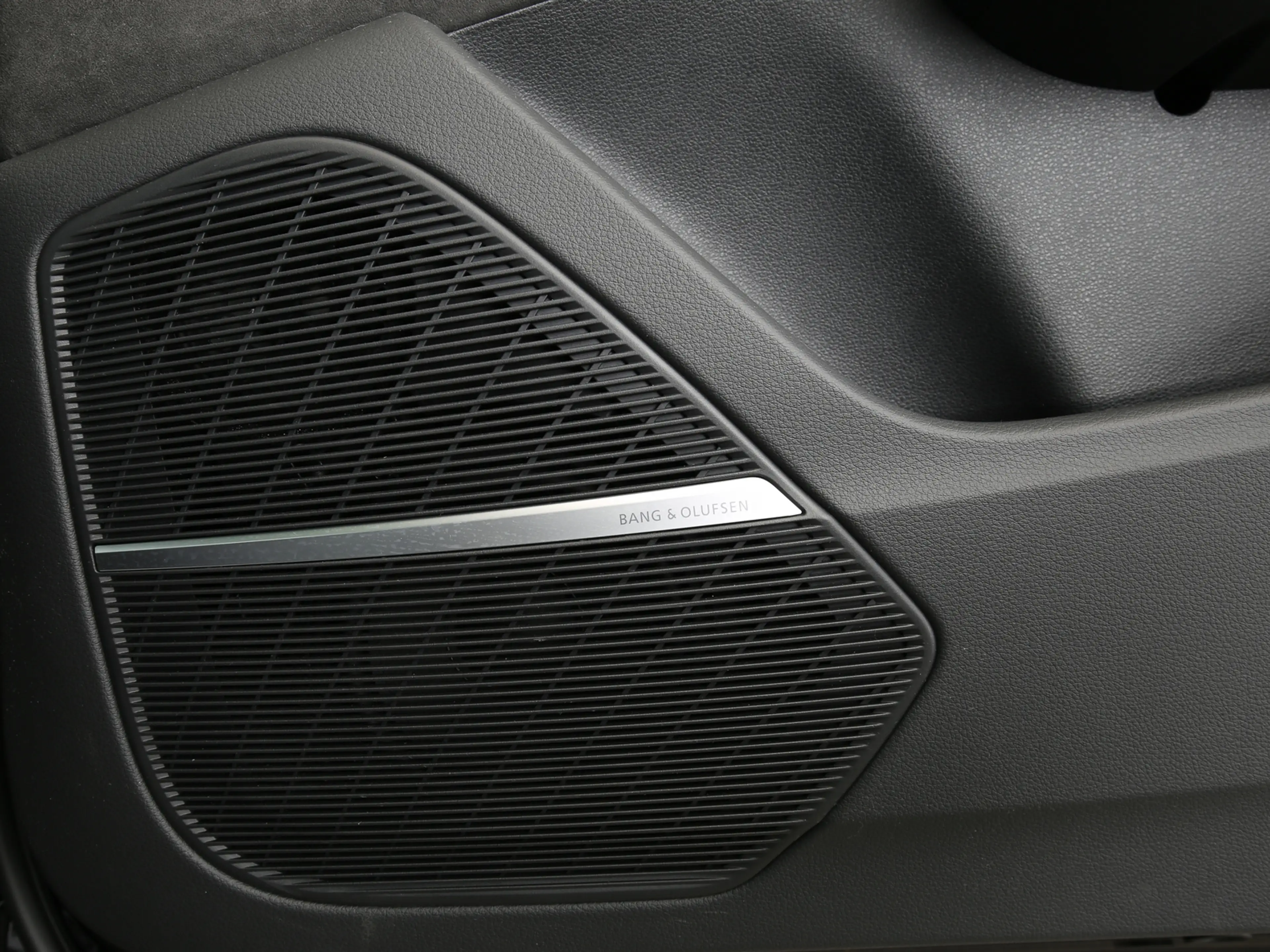 Audi SQ8 4.0 TFSI Quattro — photo 14