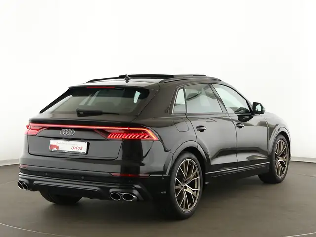 Audi SQ8 view 7