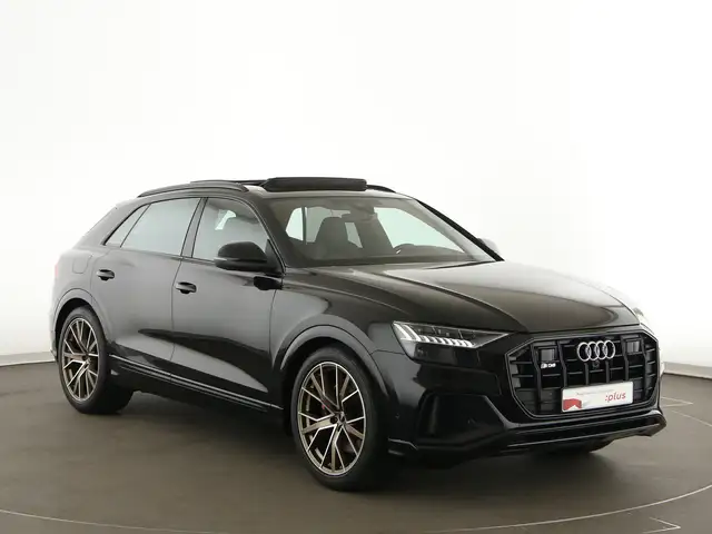Audi SQ8 view 9