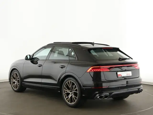 Audi SQ8 view 5