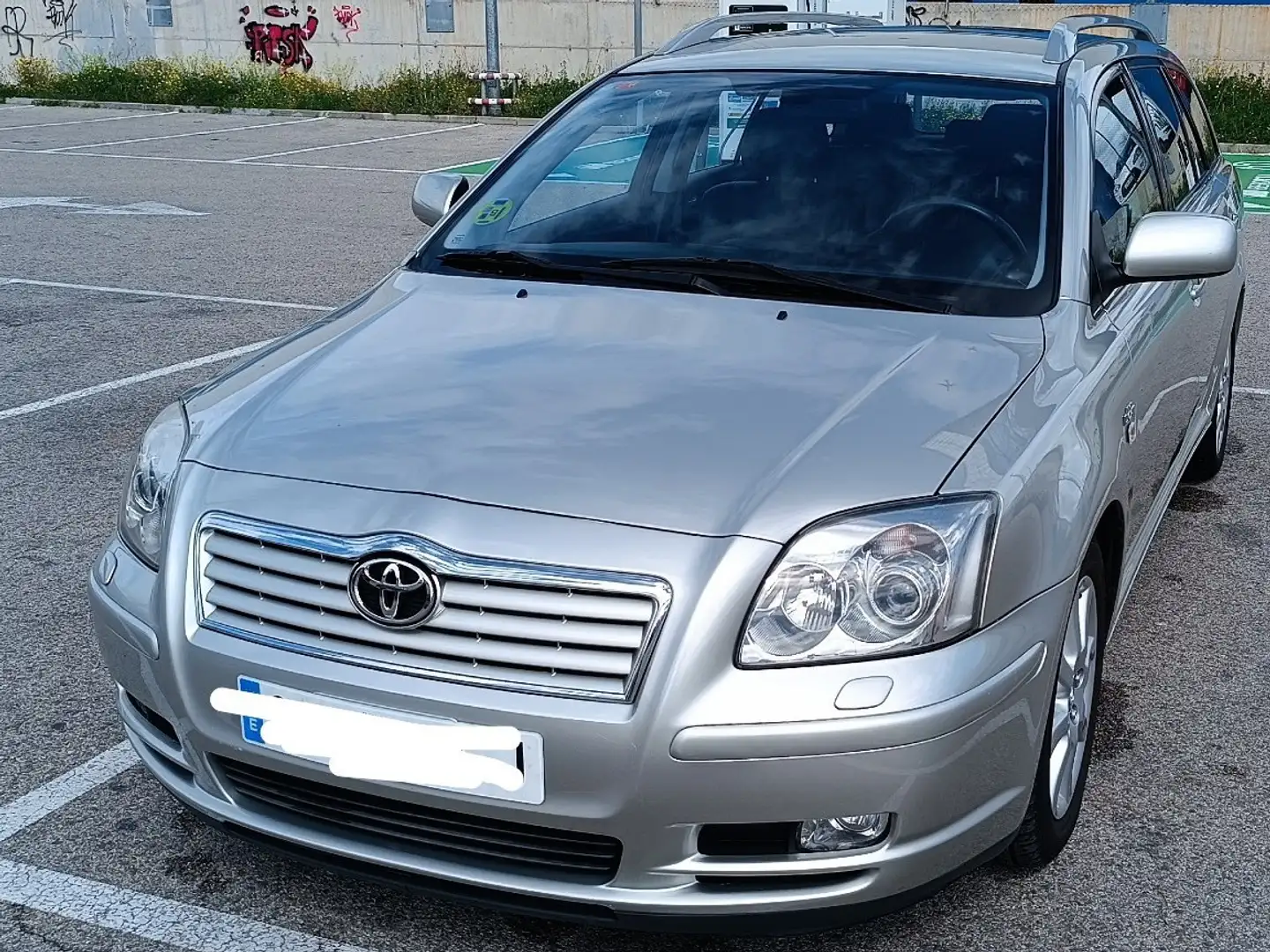 Toyota Avensis Wagon 2.2D-4D CleanPower Executive Grey - 1