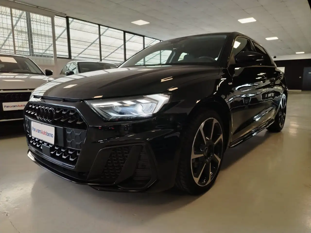 Audi A1 SPB 30 TFSI S tronic Identity Black, миниатюра 3