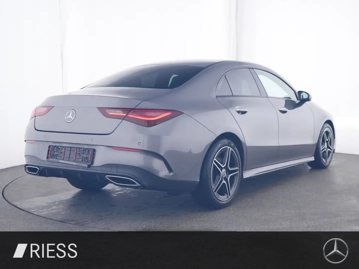 Mercedes-Benz CLA 200 d Coupé AMG SPORT PANO NIGHT MULTIB WINTER-P Gris - 2