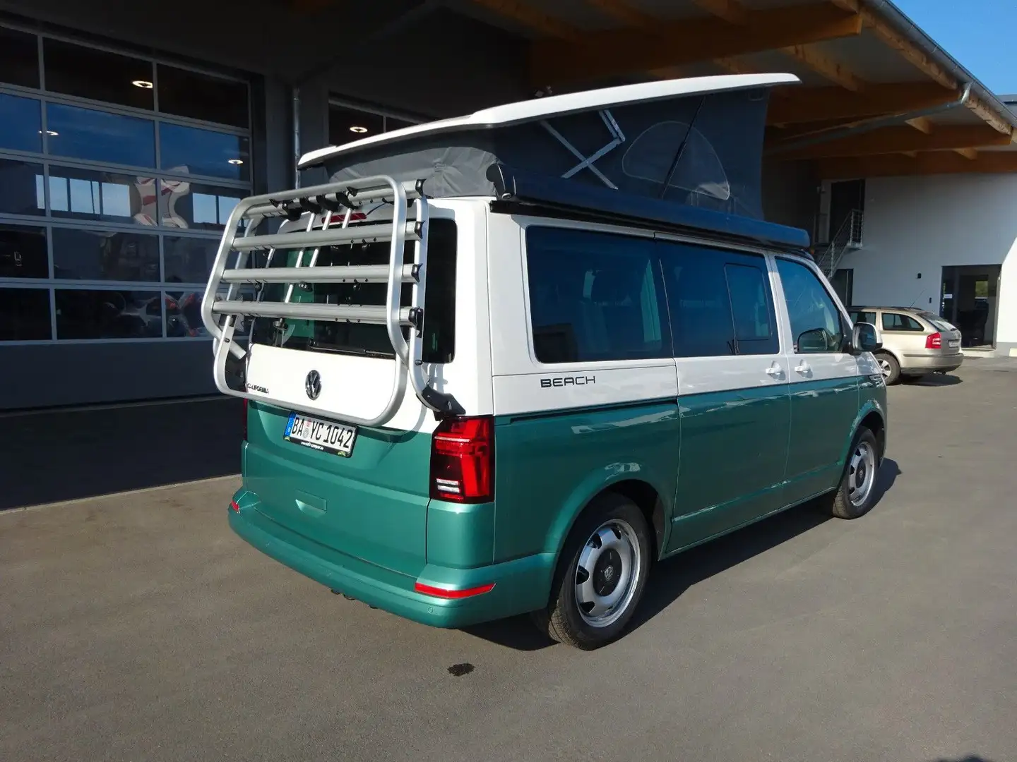 Volkswagen T6 California Beach: 2 Schiebetüren + 2er-Sitzbank +230 V Zöld - 2