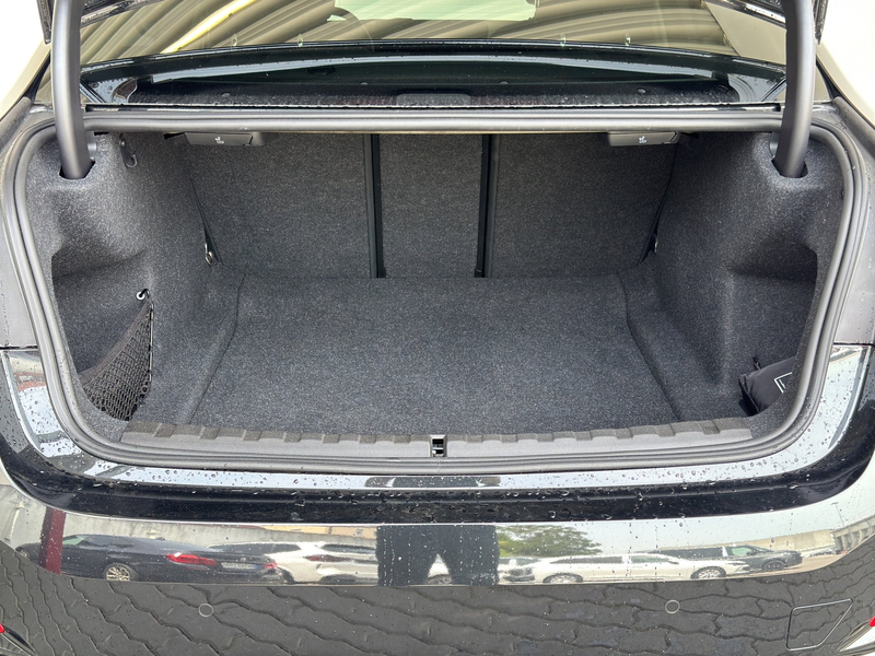 BMW 318 dA Lim. LiveCock.LED.Keyl.ParkAss.DuLa.SHZ. — photo 9