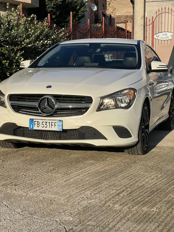 Mercedes-Benz 180 2015 из Европы — купить под ключ