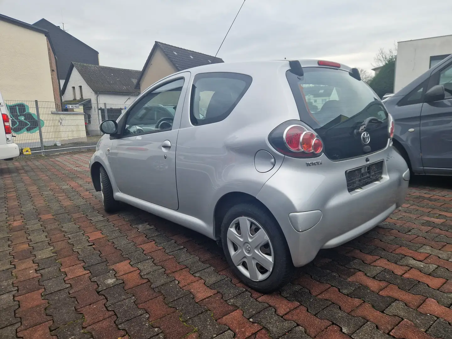 Toyota Aygo City Grau - 2