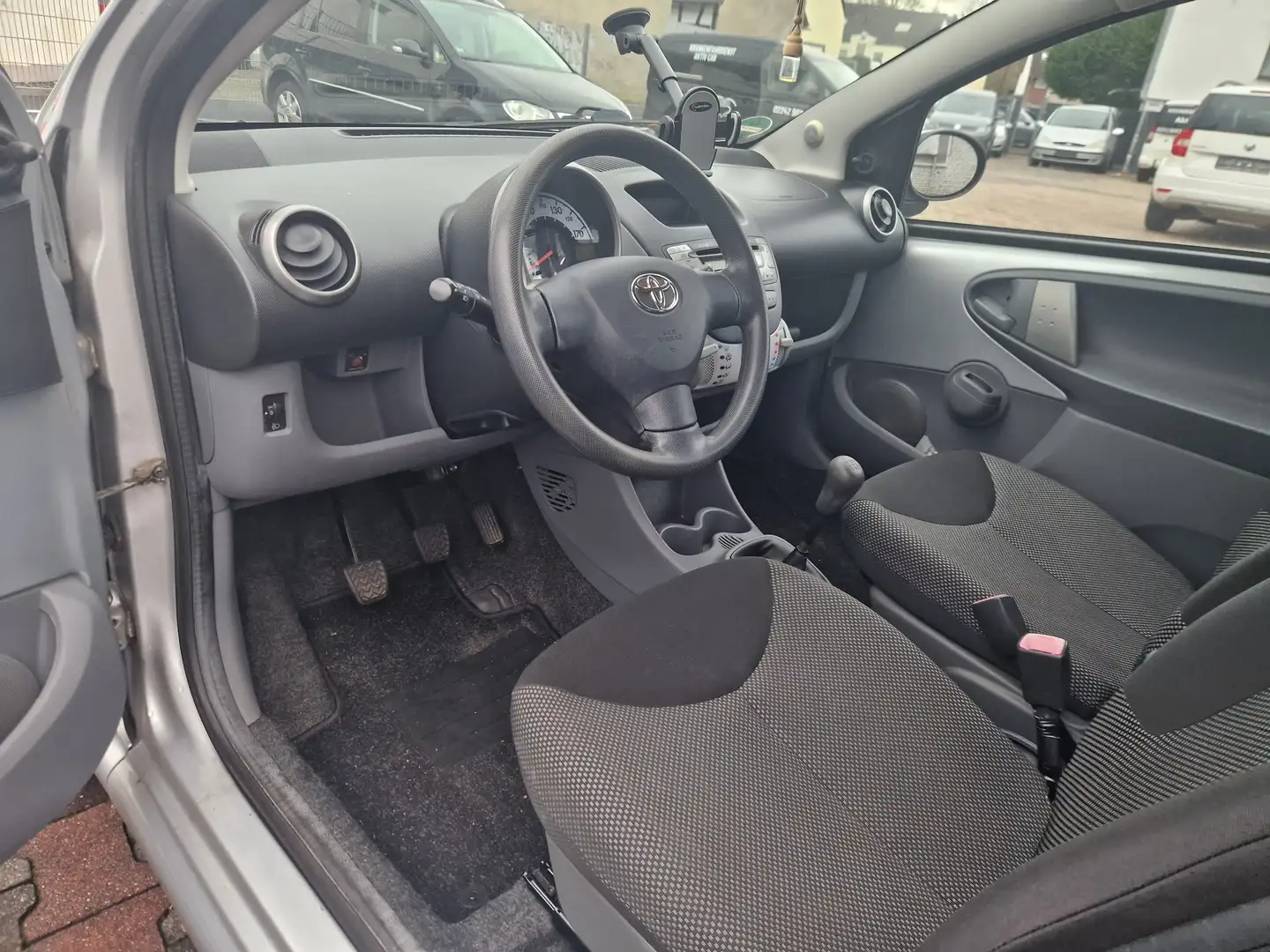 Toyota Aygo City Grau - 1