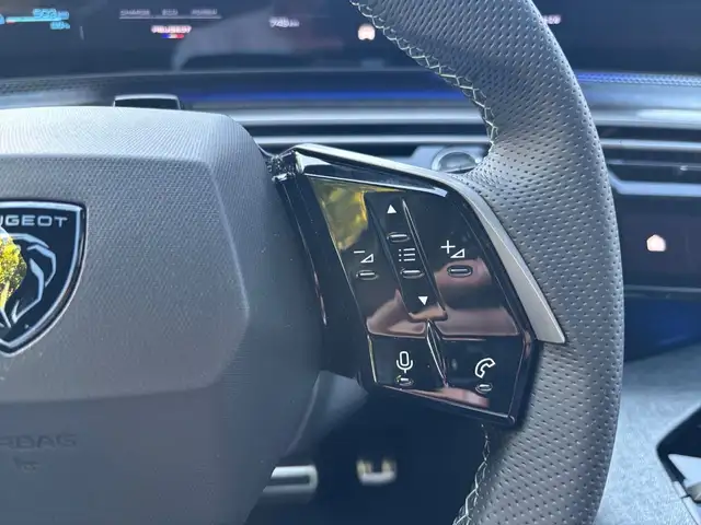 Peugeot 5008 Elektro 230 Long Range GT ACC+LED+Navi+Pano Ansicht 22