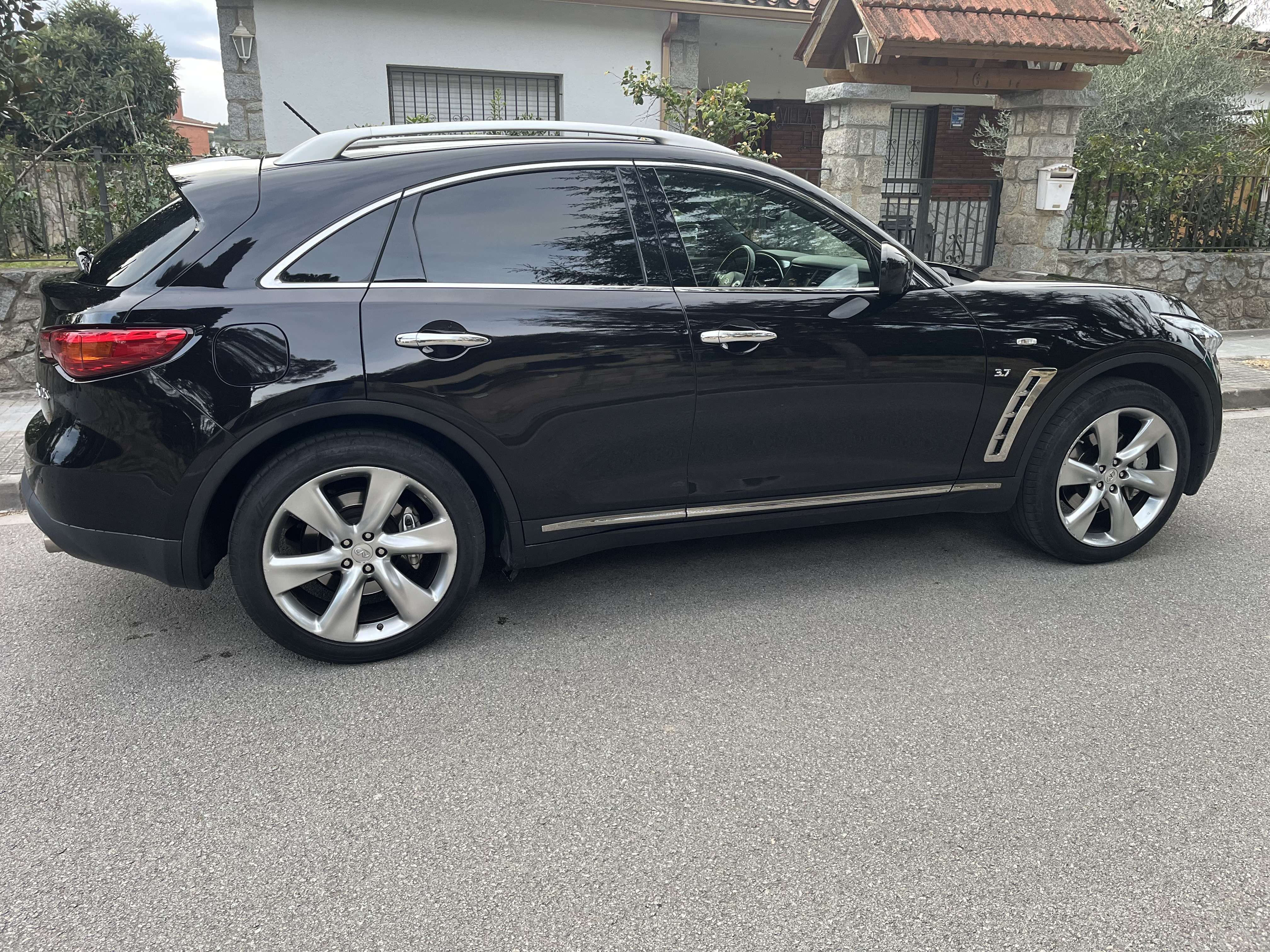 Infiniti QX70 3.7 S Aut. - foto 1