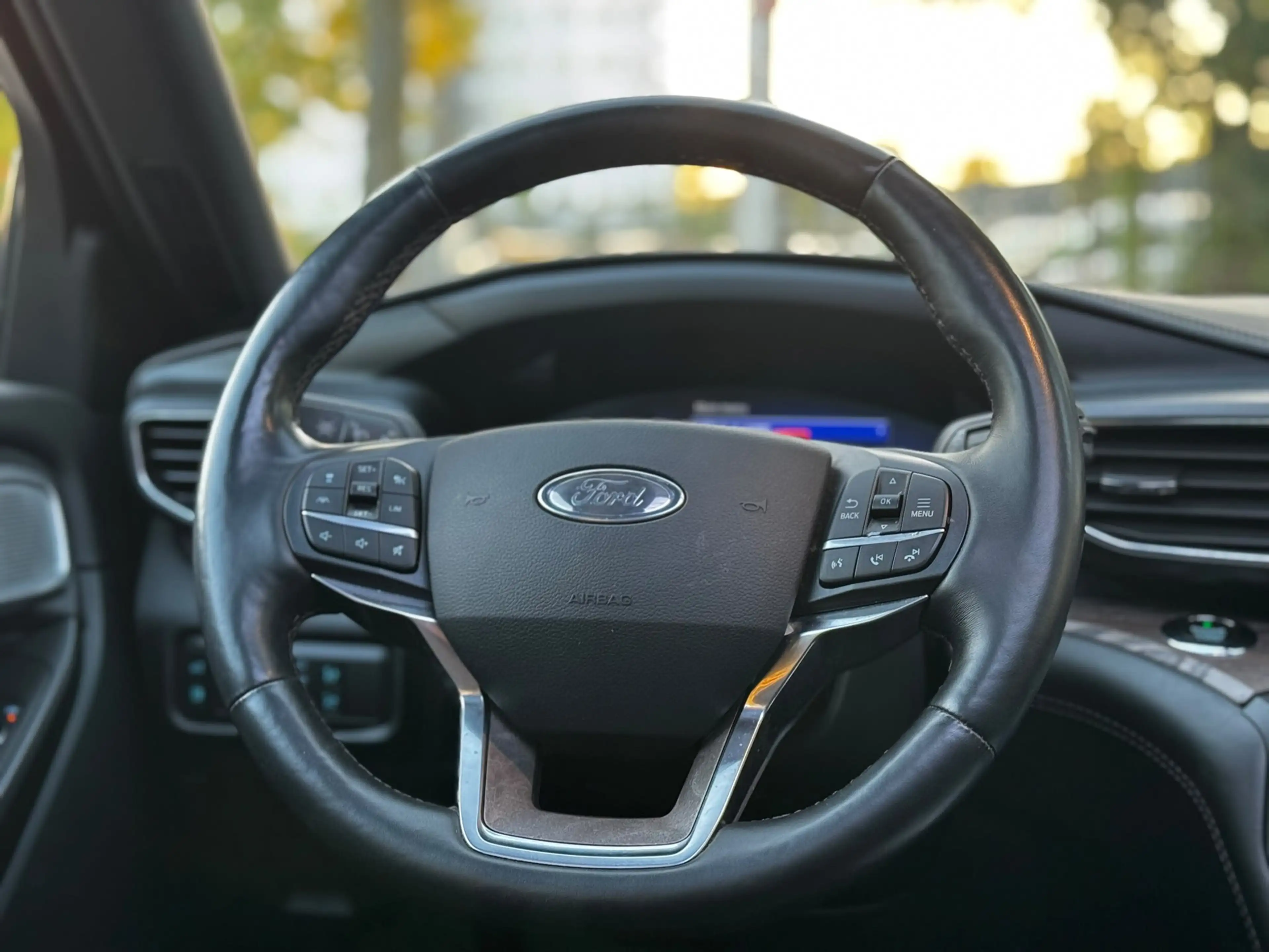 Ford Explorer 3.0 V6 EcoBoost PHEV ST-Line — photo 14