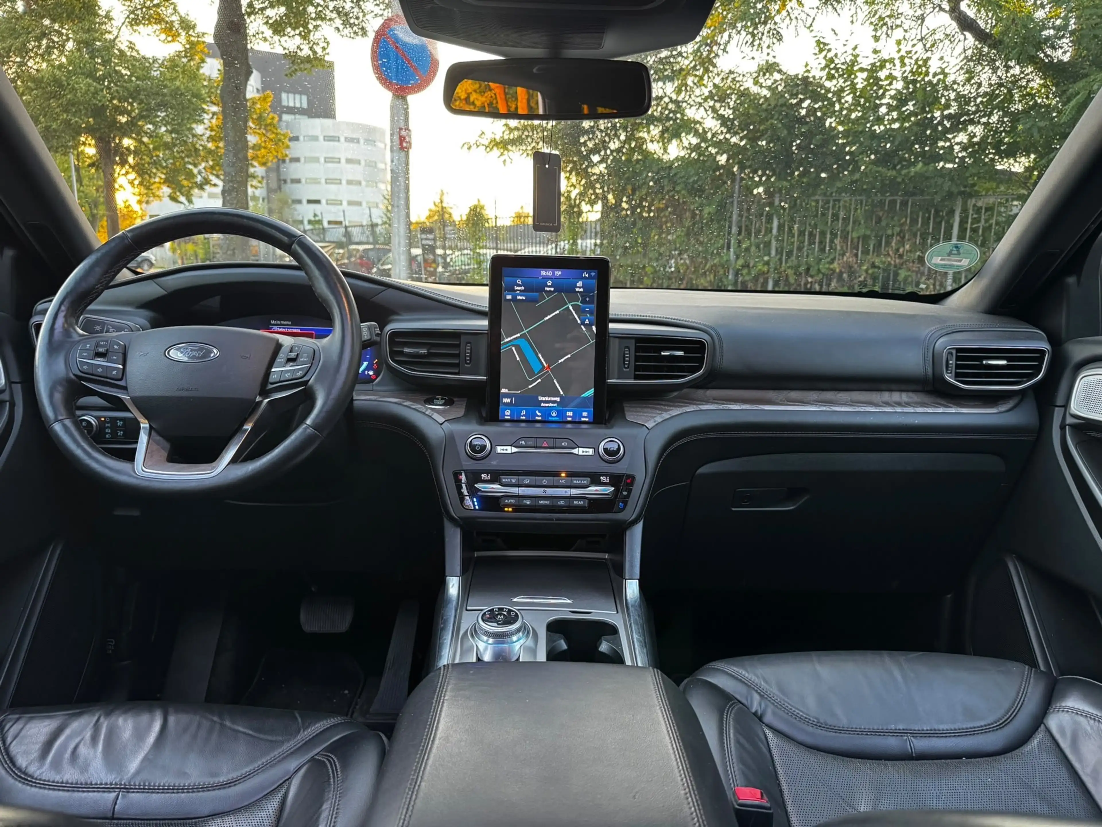 Ford Explorer 3.0 V6 EcoBoost PHEV ST-Line — photo 15