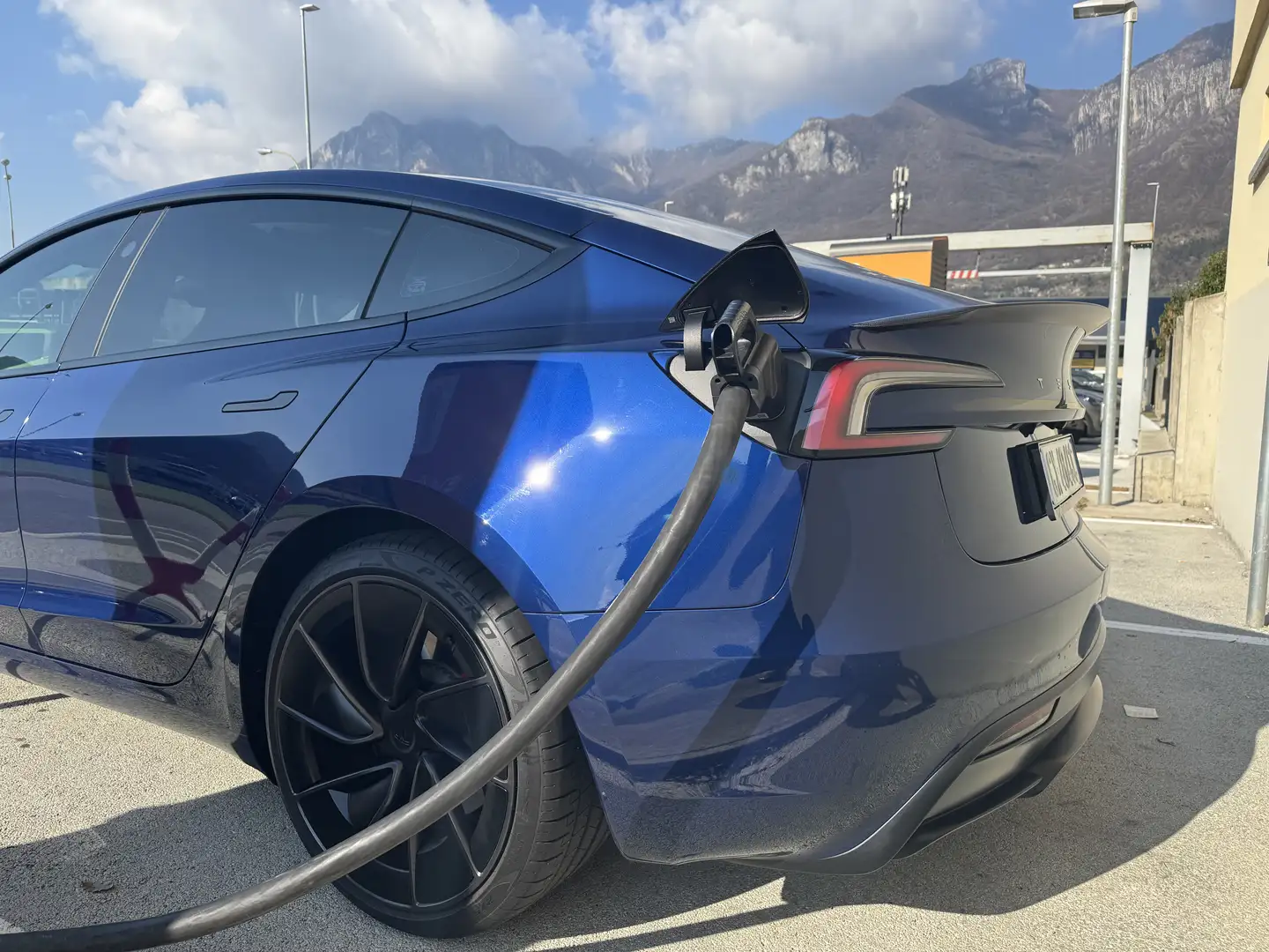 Tesla Model 3 Performance awd - 2