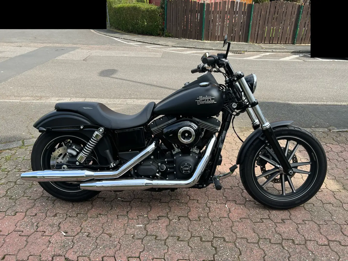 Harley-Davidson Dyna Street Bob Spezial FXDBC Fekete - 1