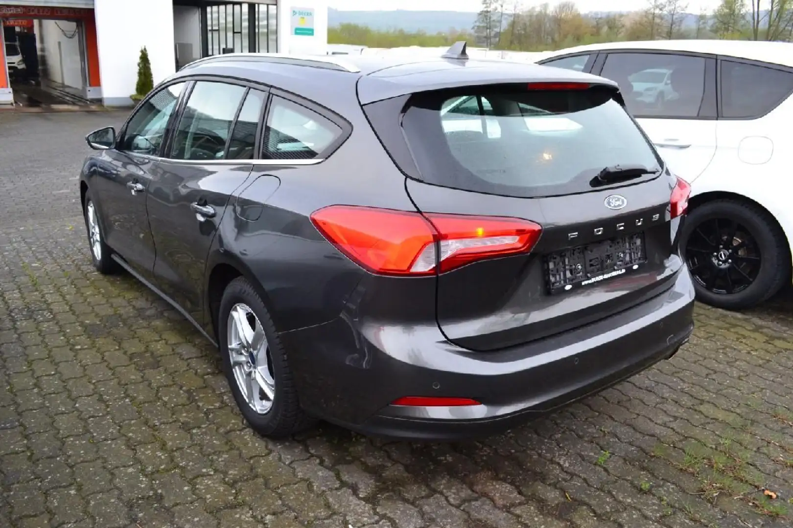 Ford Focus Turnier Cool & Connect Gris - 2