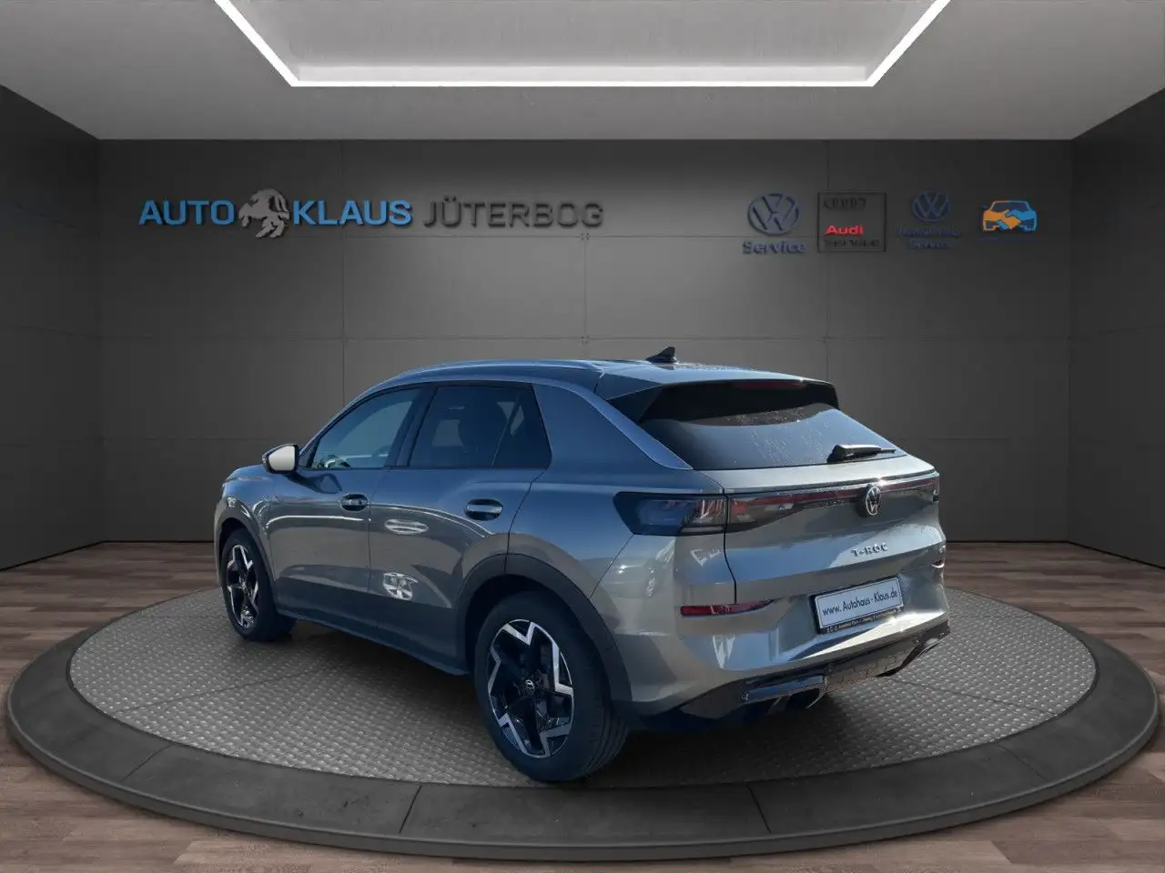 Volkswagen T-Roc 1.5 eTSI R-Line+Tageszulassung+AZV 4