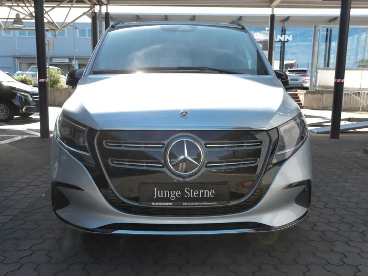 Mercedes-Benz EQV 300 Lang MBUX Distronic 360° NP 99.624 € Silber - 2