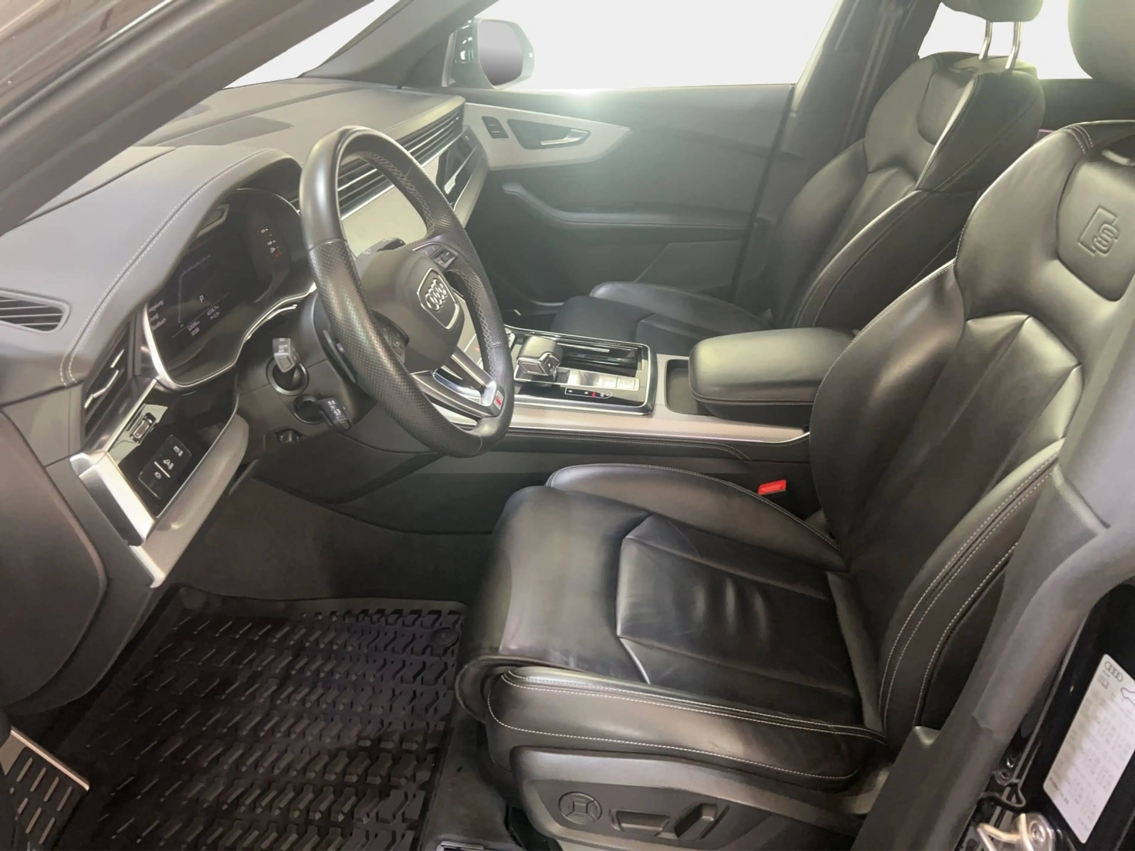 Audi SQ8 4.0 TFSI quattro tiptronic AHK | PANO — photo 8