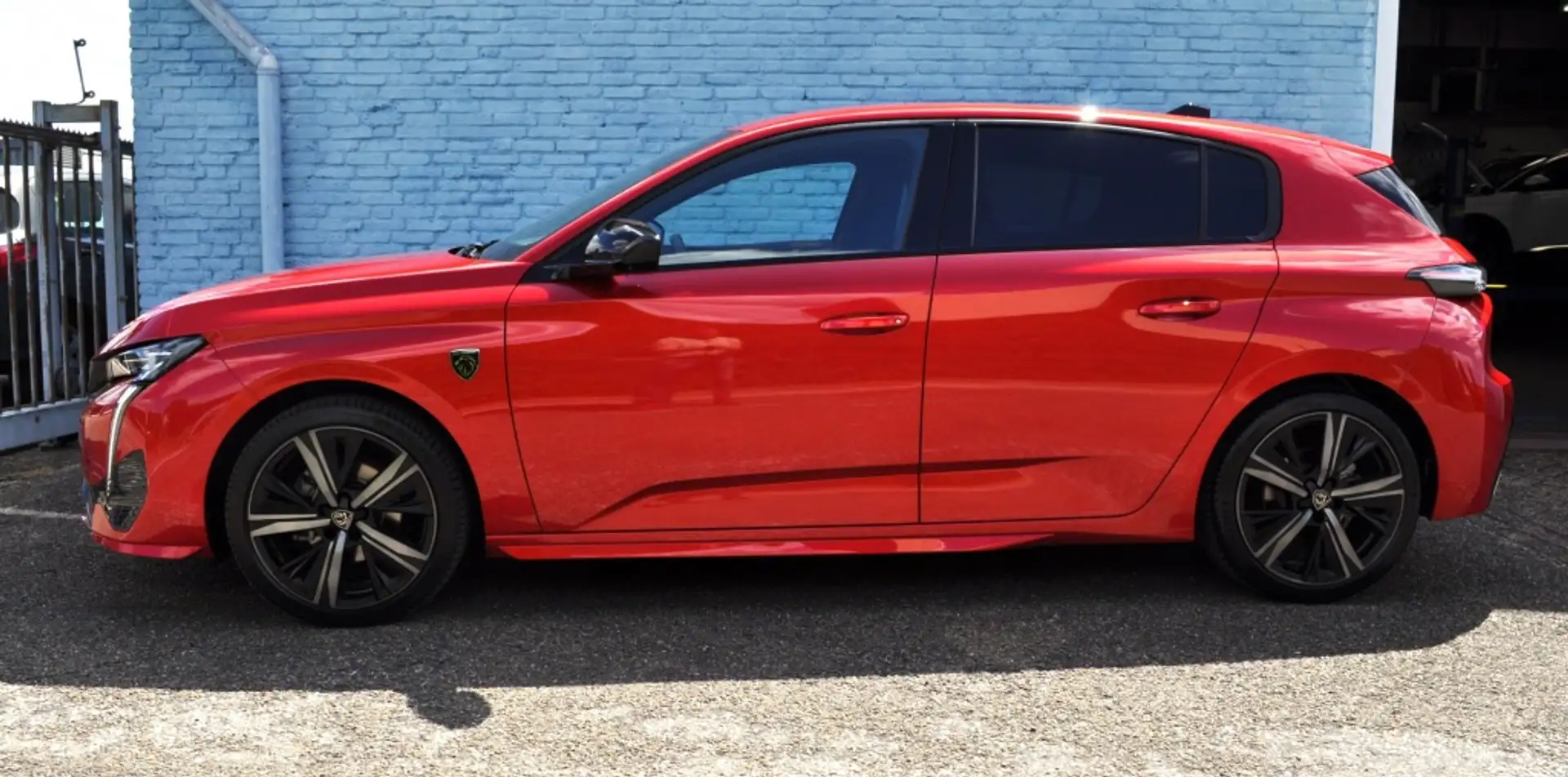 Peugeot 308 1.2 GT Pack Bns Aut. Focal massage elektr stoel Rood - 2