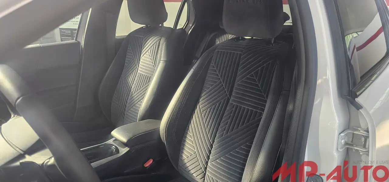 Lancia Ypsilon 2025 — фото 15