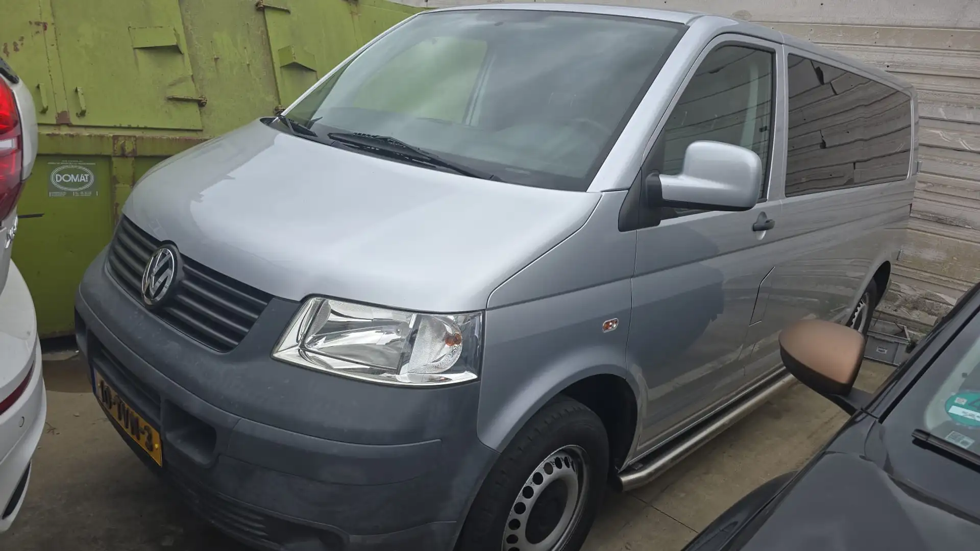 Volkswagen T5 Caravelle - 1