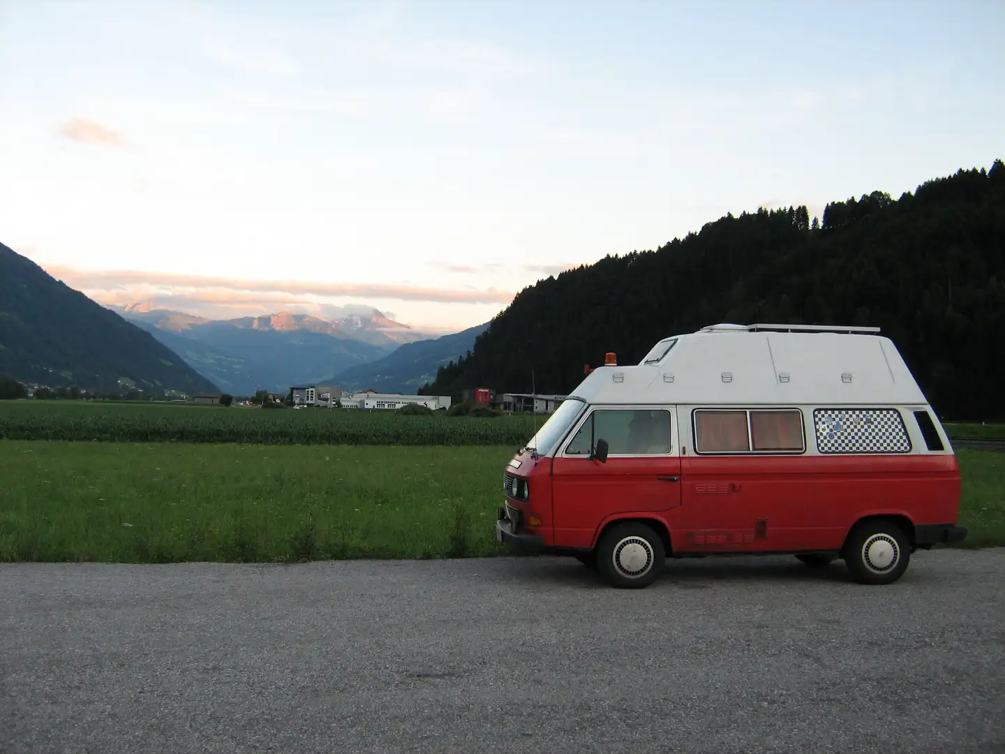 Volkswagen T3 KRANKENW (78) Rouge - 1