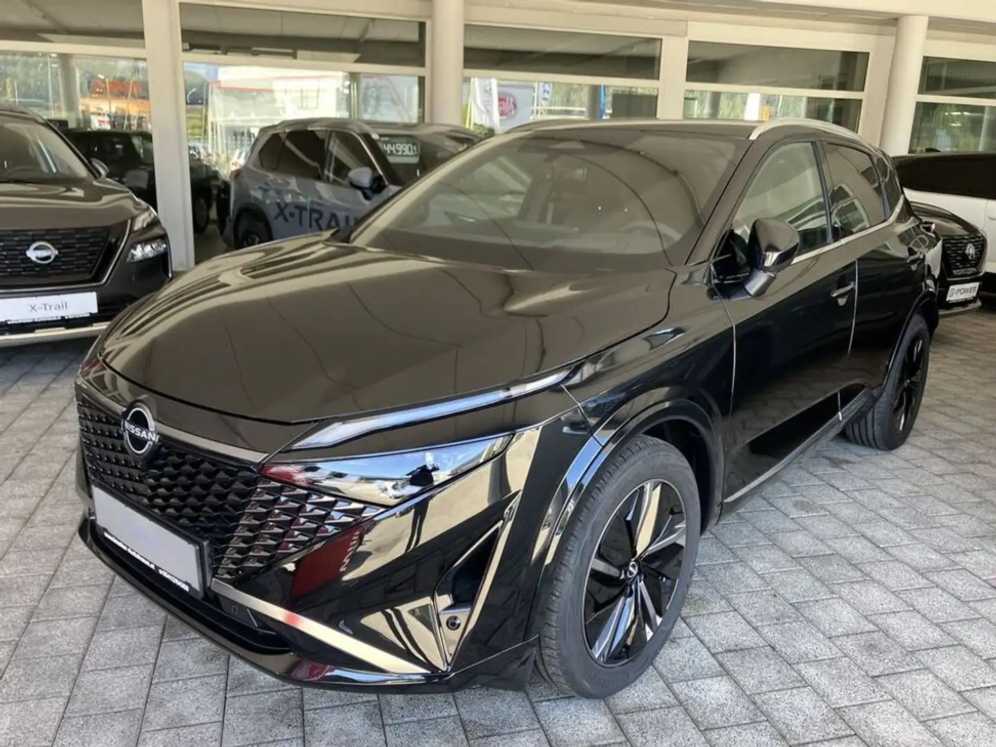 Nissan Qashqai NEW 1,3 DIG-T MHEV 4x4 Tekna Xtronic Zwart - 2