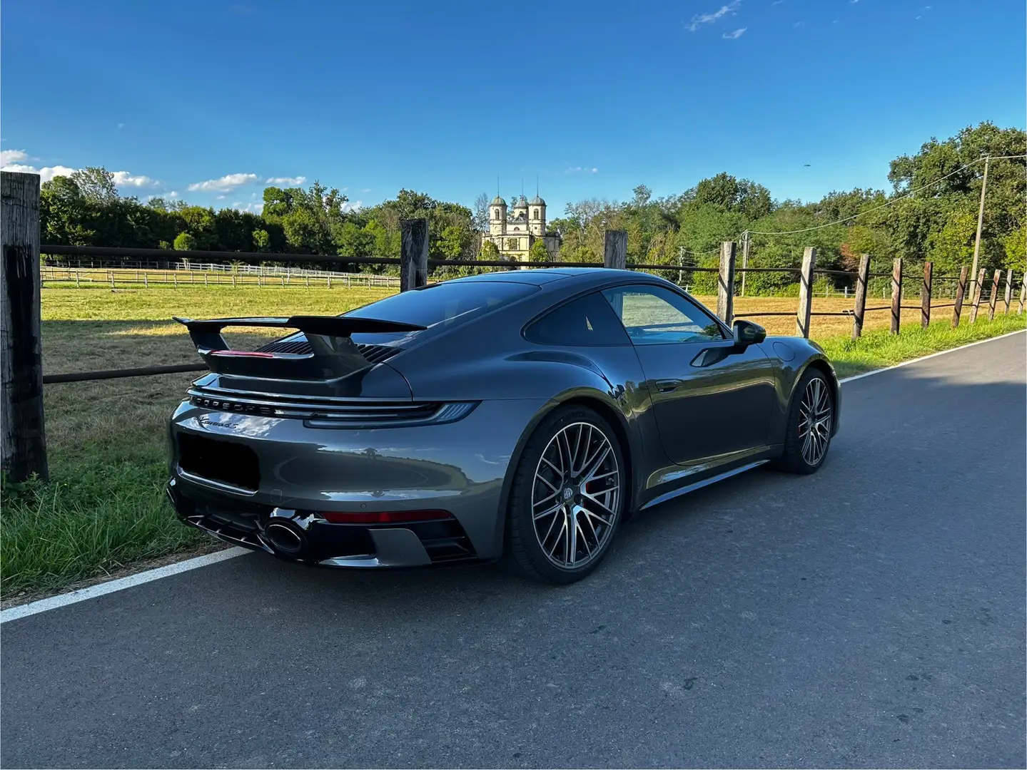 Porsche 992 porsche 992 carrera 4s - 1