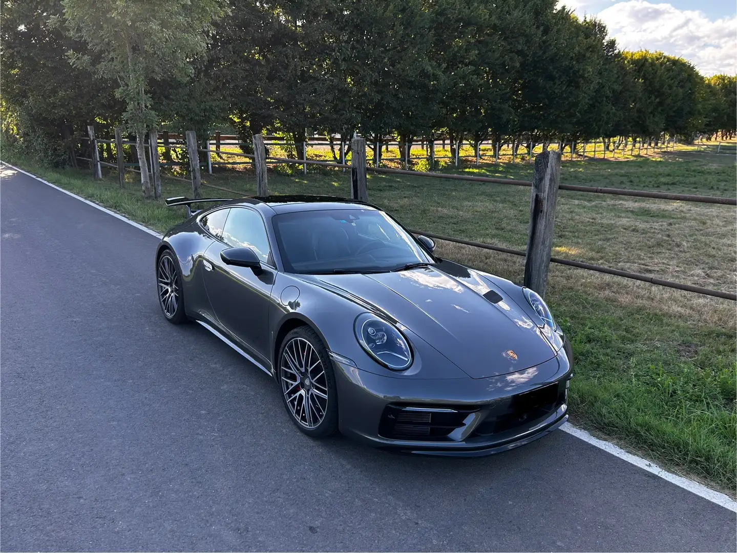 Porsche 992 porsche 992 carrera 4s - 2