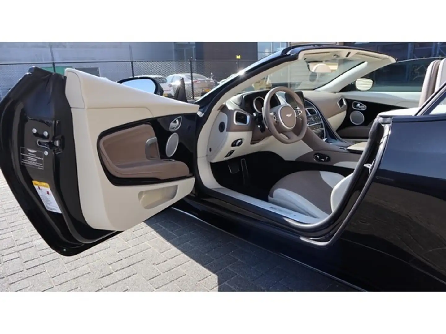 Aston Martin Volante DB11 Volante V8 Nero - 2