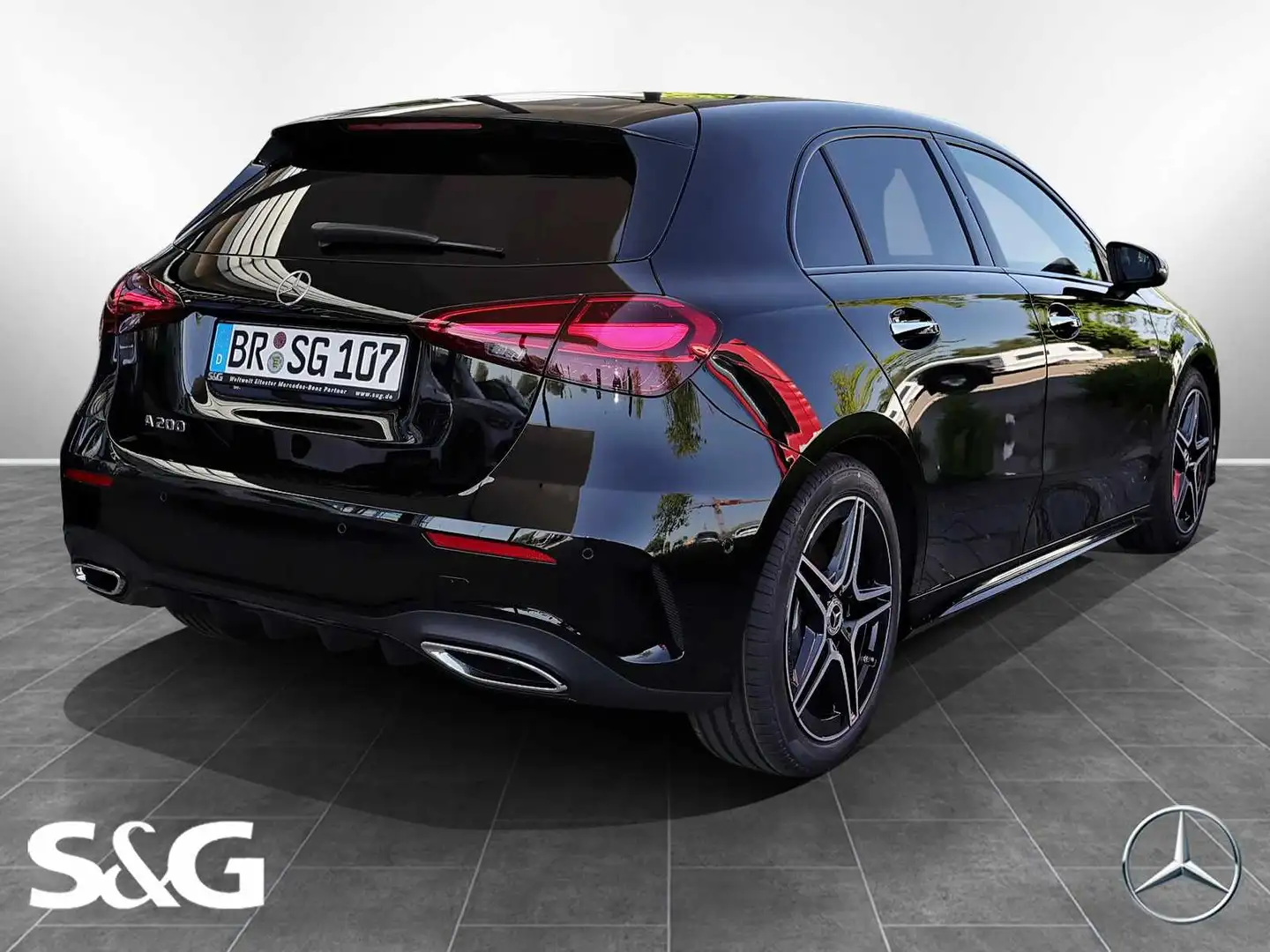 Mercedes-Benz A 200 AMG MBUX+RüKam+LED+Pano+Night+Distronic Noir - 2