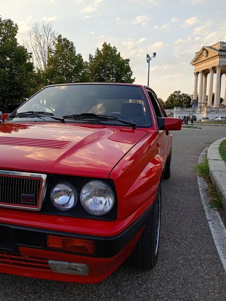 Lancia Delta 2.0 16v HF Integrale, foto 1