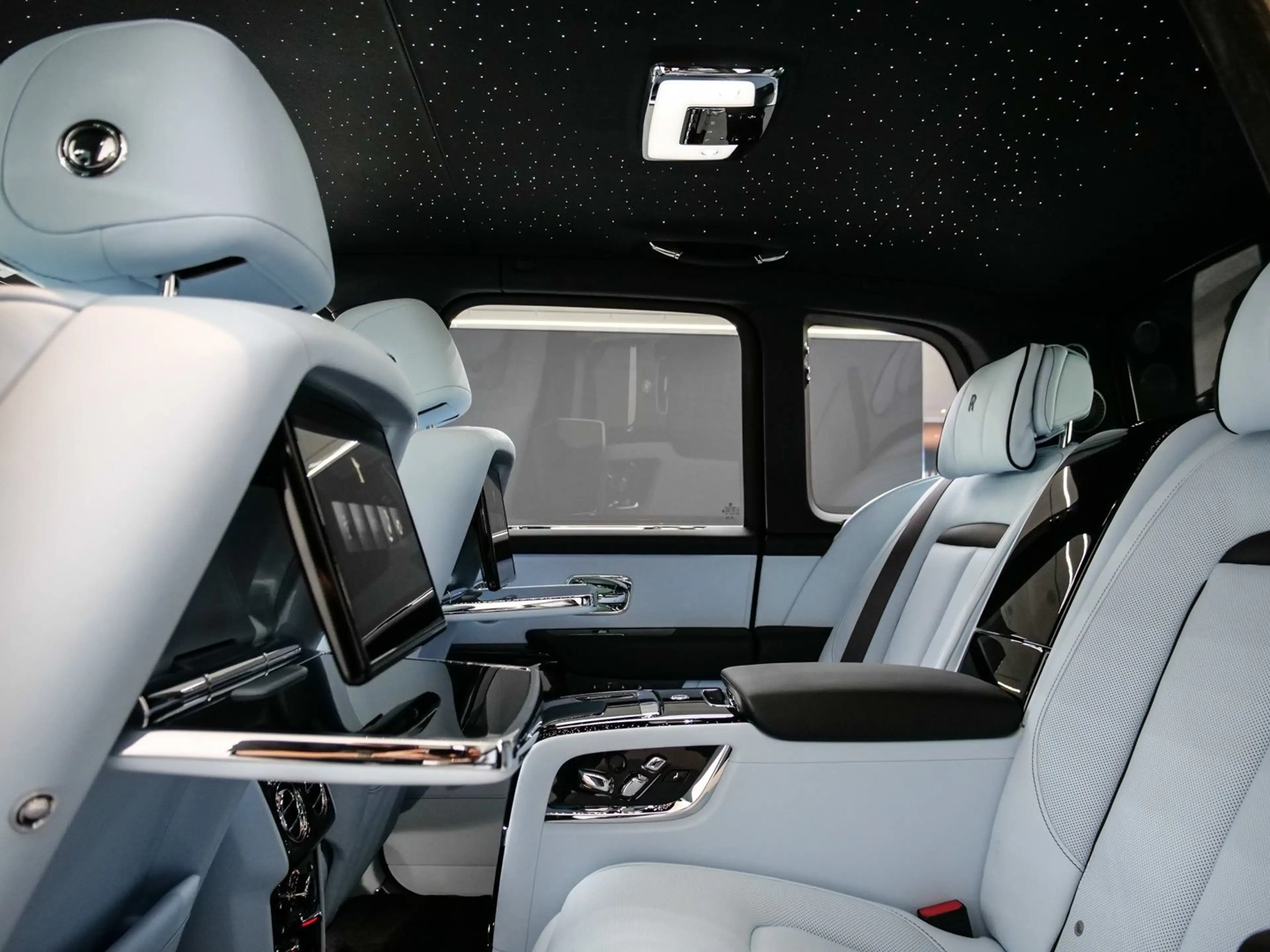 Rolls-Royce Cullinan — photo 14