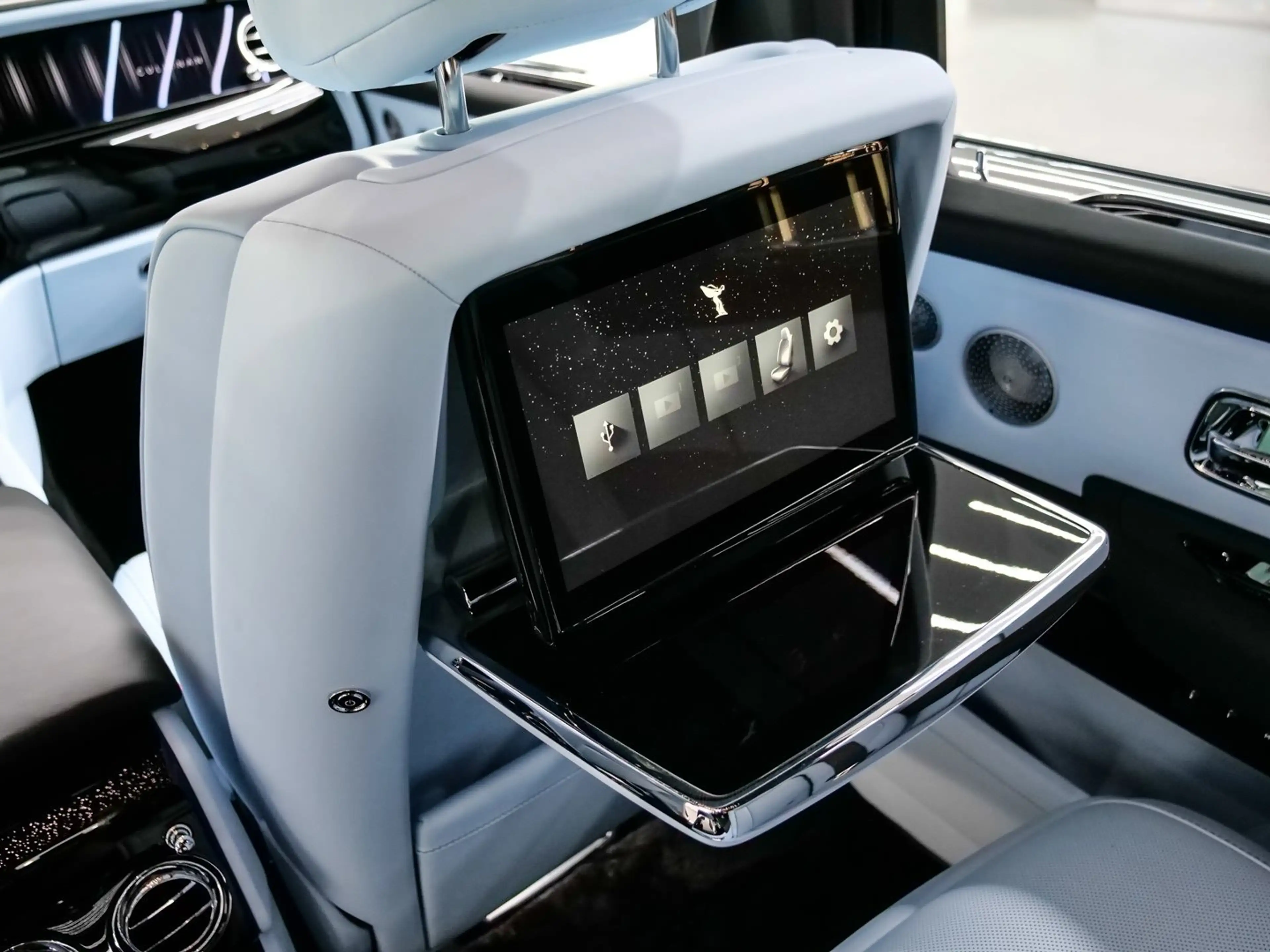Rolls-Royce Cullinan — photo 15