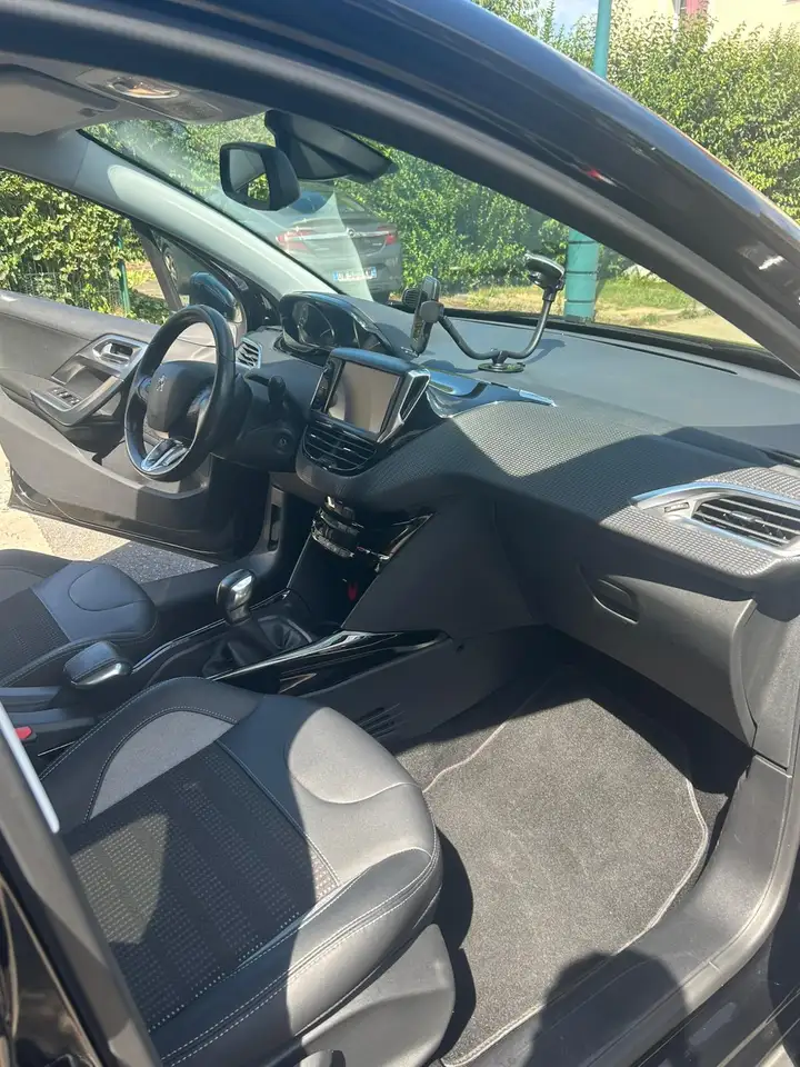 Peugeot 2008 1.2 PureTech 110ch BVM5 Allure Business